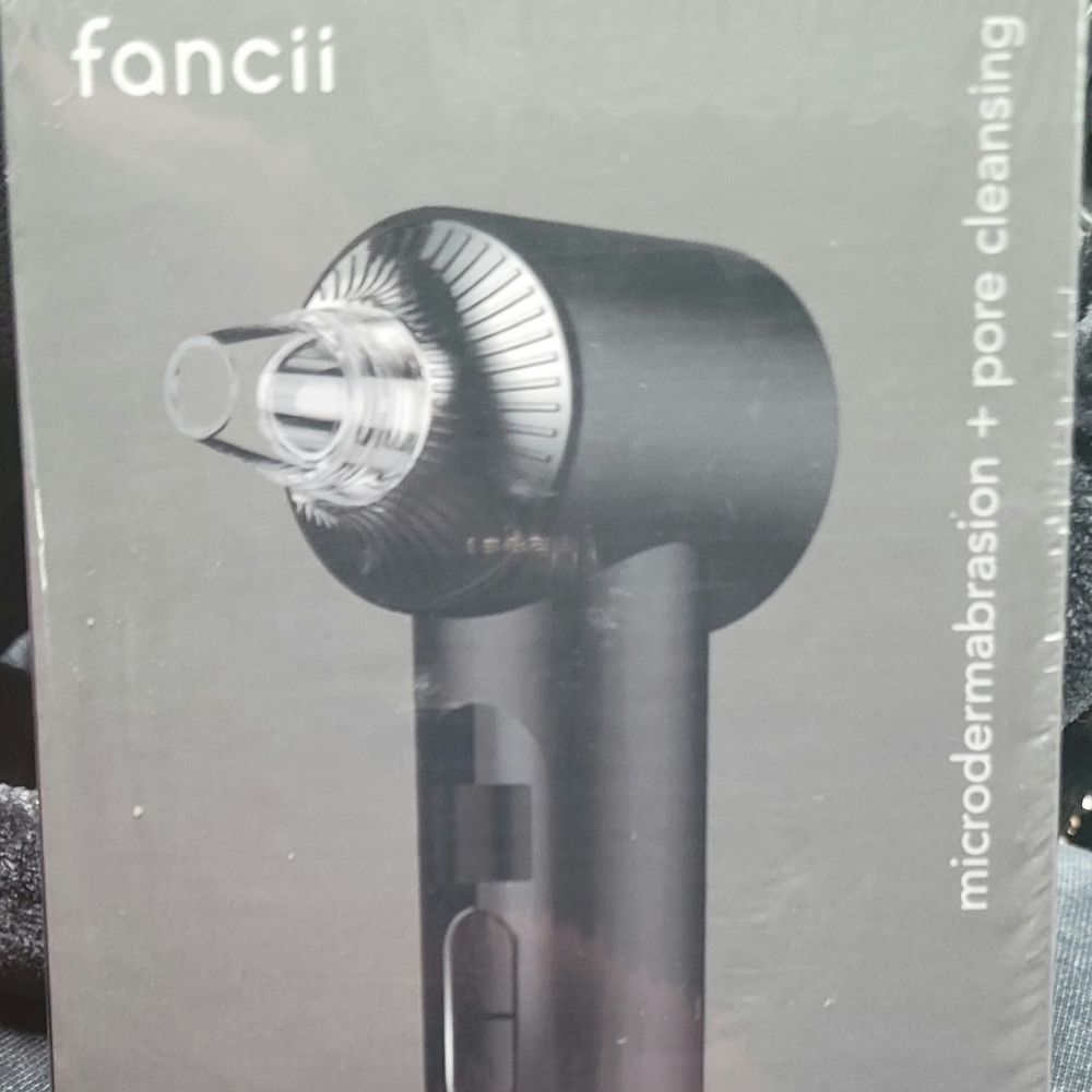Black Microdermabrasion and Pore Cleansing Device